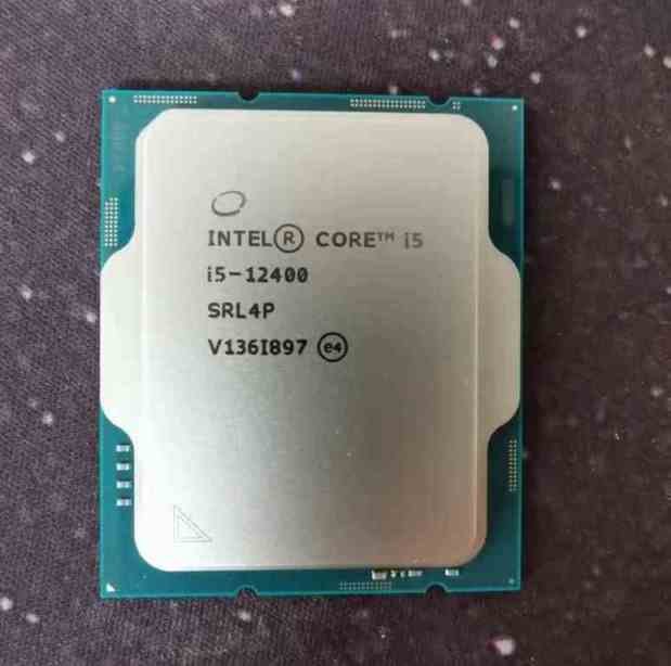 Intel Core i5-12400 Faster than 5600X